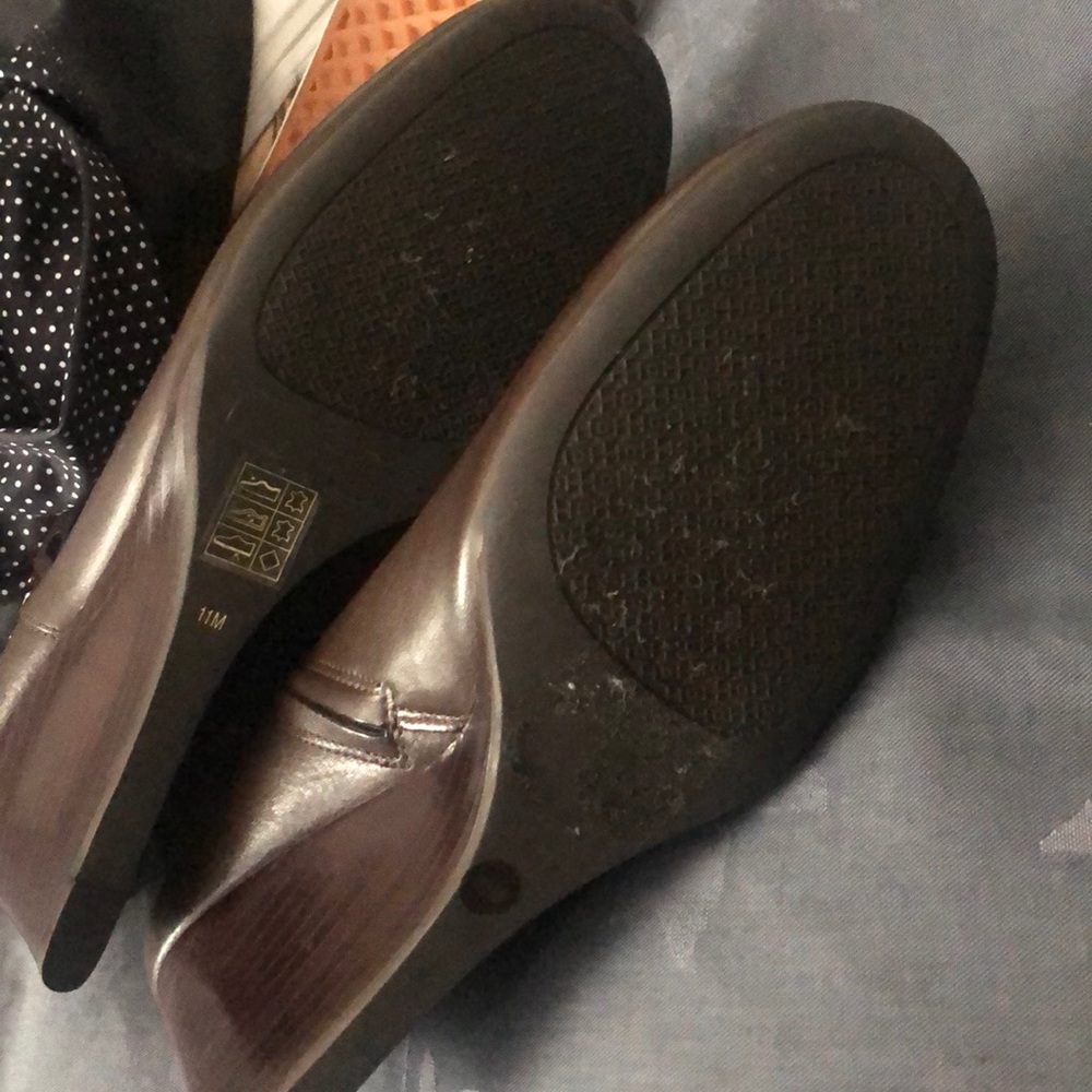 Tory Burch Lowell Tumbled Vitello Wedge Booties - Picture 7 of 10